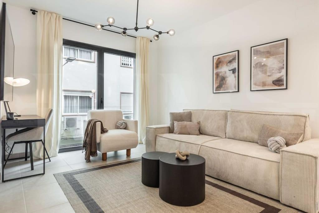Modern Apartment With Patio & Parking By Rems Malaga Luaran gambar