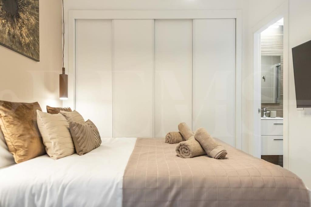 Modern Apartment With Patio & Parking By Rems Malaga Luaran gambar